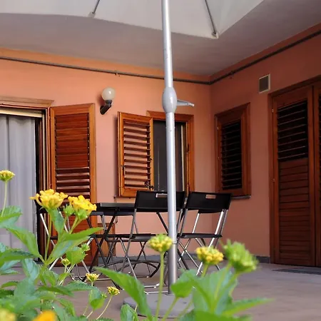 Il Rosso E Il Nero Bed & Breakfast Zafferana Etnea